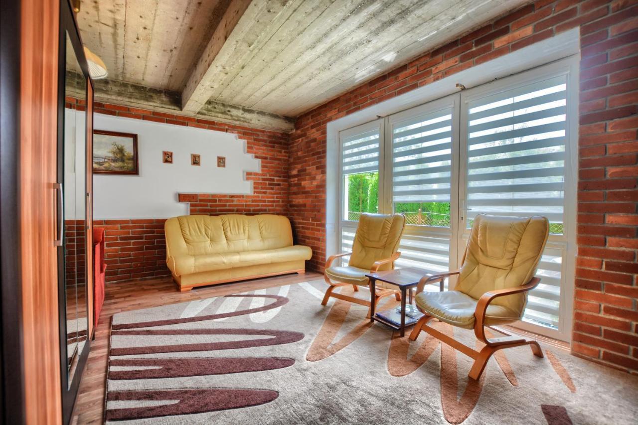 Ceglany Apartament Ustrzyki Dolne Exterior photo