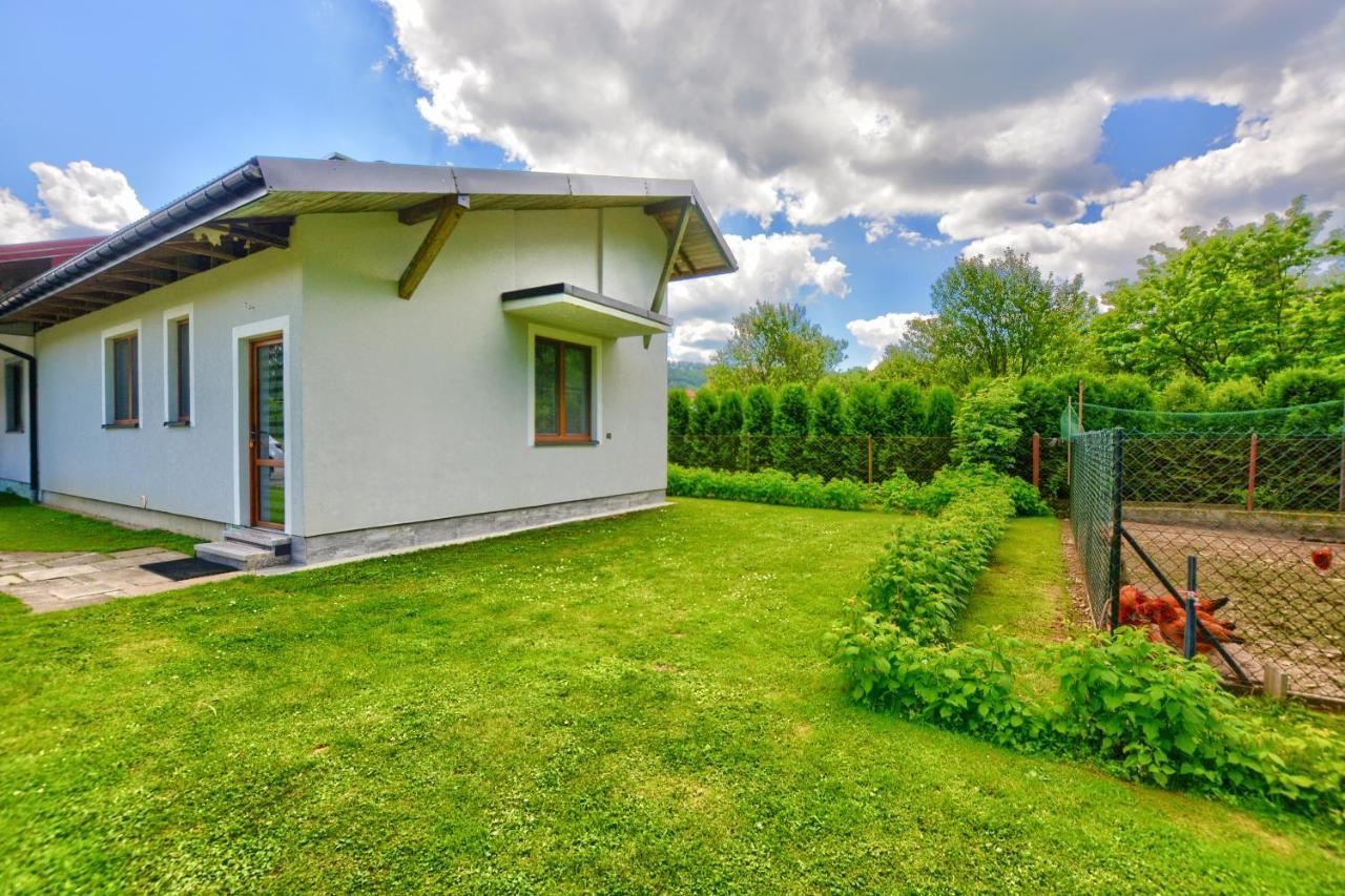 Ceglany Apartament Ustrzyki Dolne Exterior photo